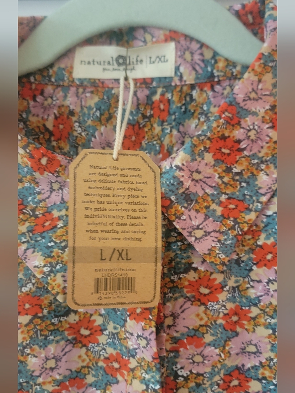 NATURAL LIFE Floral Maxi Dress in Peach and Cream - Picture 5 of 7